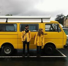 Now they’ve been going around 내 머릿속에 돌아 나를 어지럽게 하네 Go away hey 날